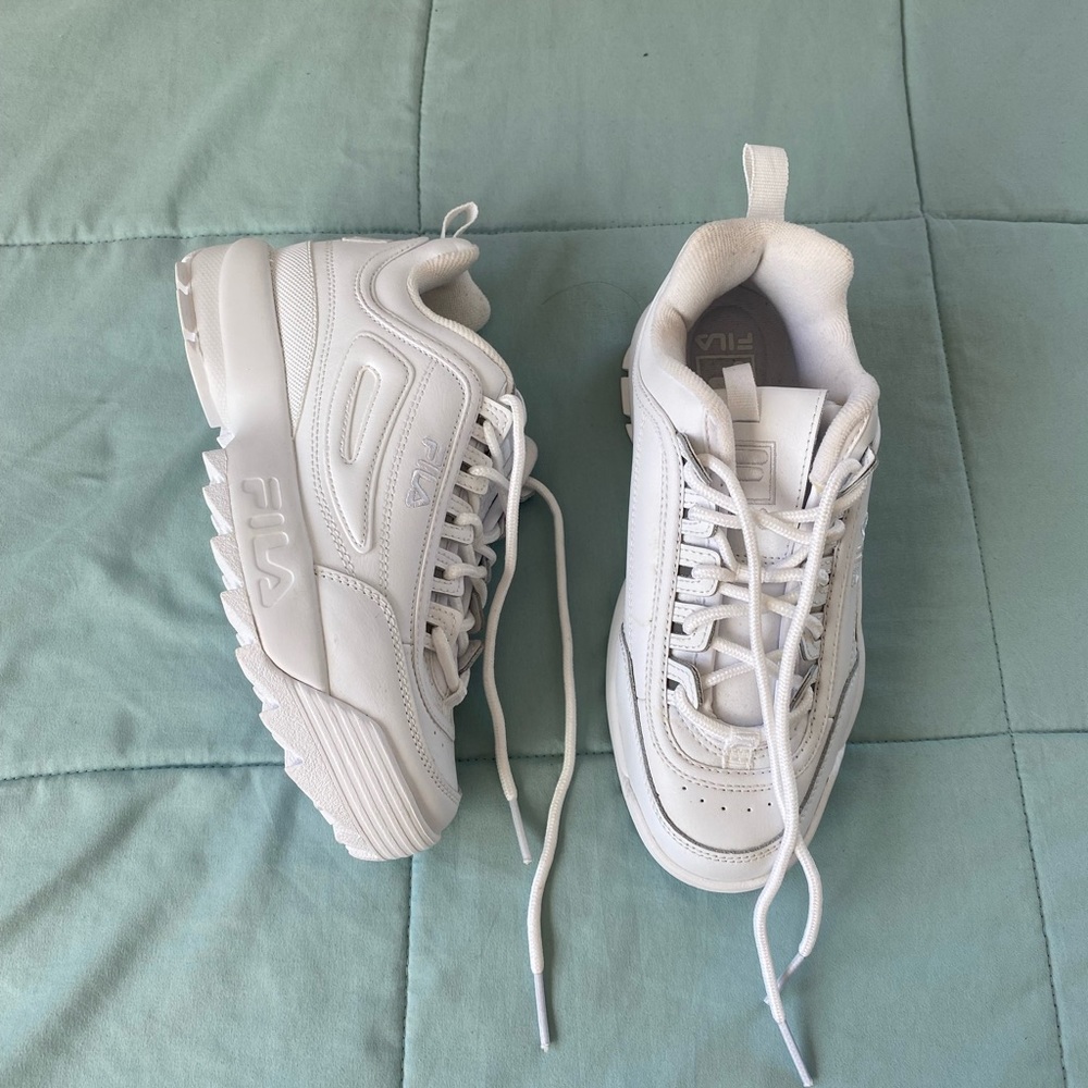 NWOT Chunky Filas